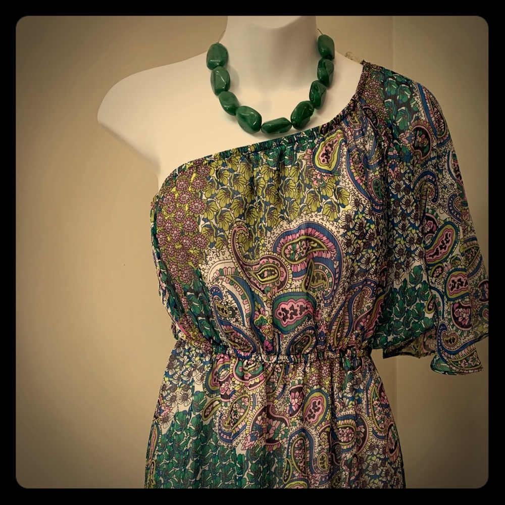 One shoulder dress. Above the knee. Fully lined.